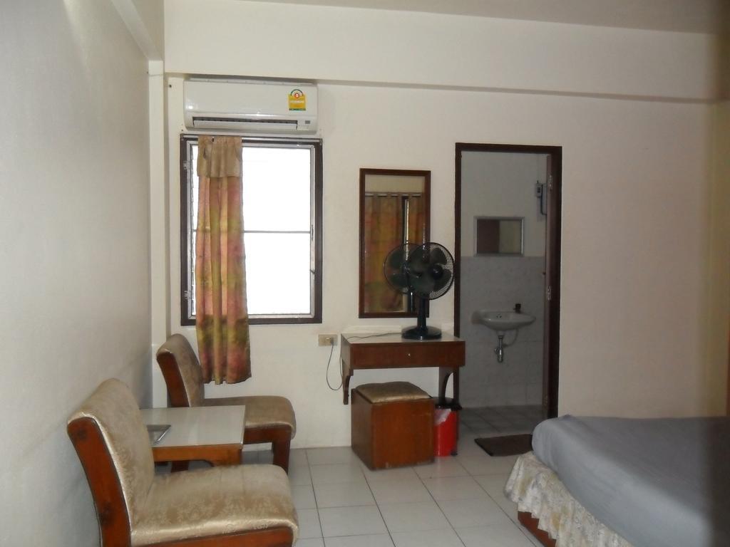 Chiangmai Inn Guesthouse Чіангмай Номер фото